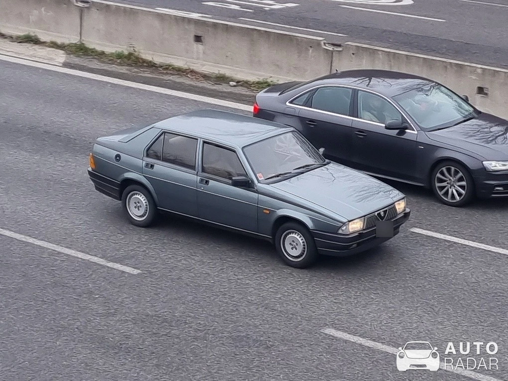 Alfa Romeo 75 spotted in Milano, Italy