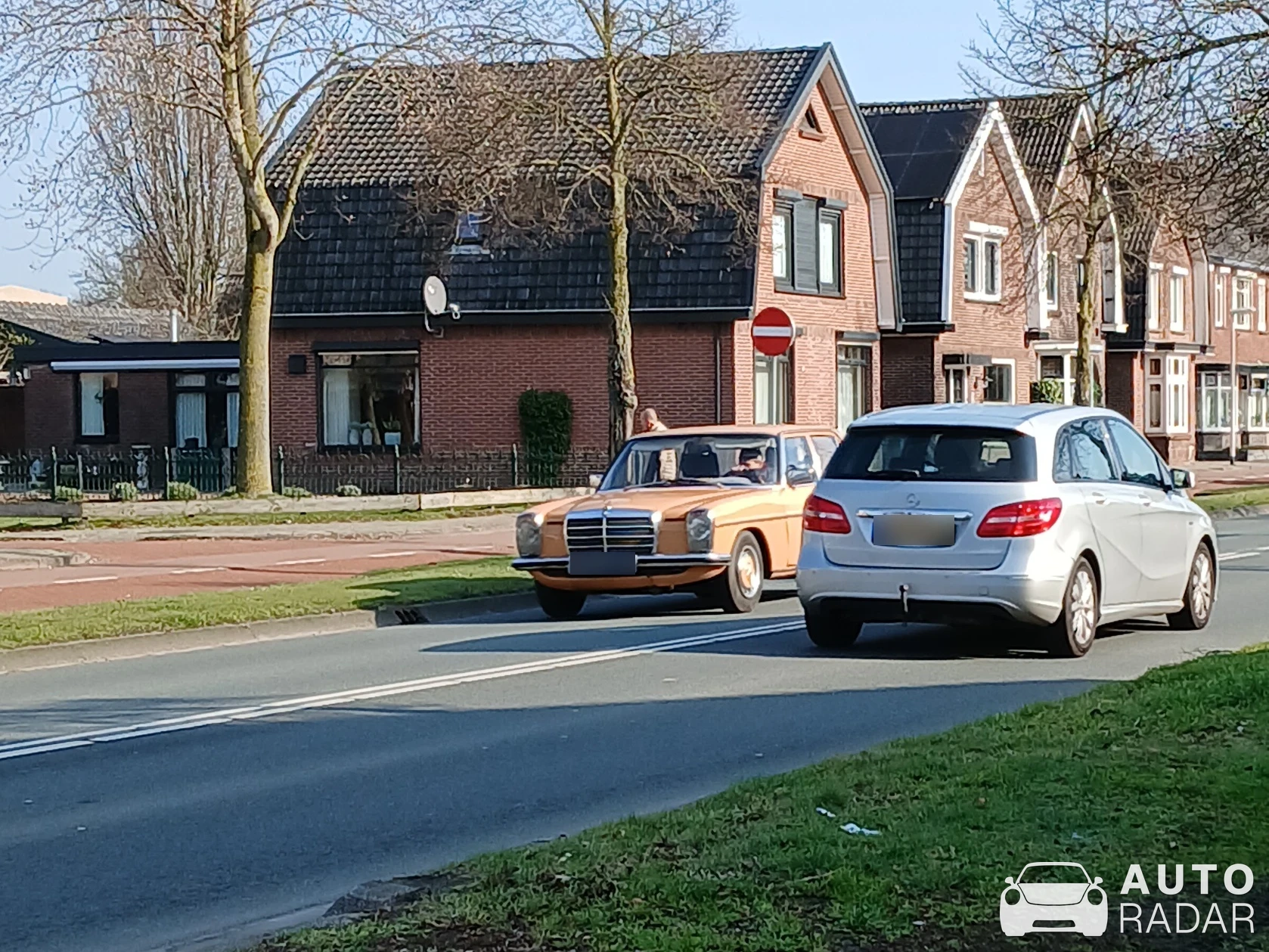 Mercedes-Benz 250C W114 spotted in Hengelo