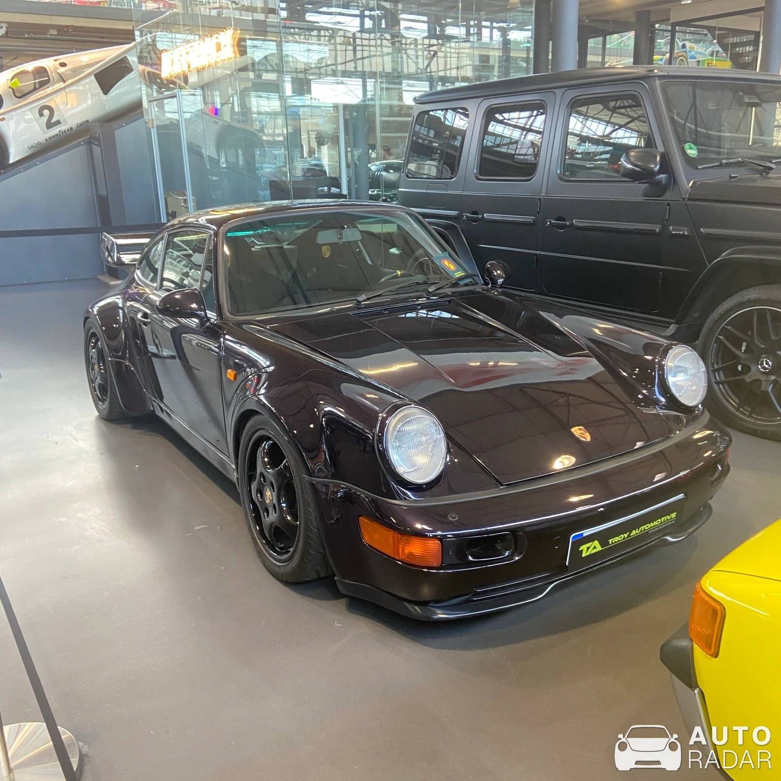 Porsche 911 Turbo 3.3 spotted in Köln, Deutschland