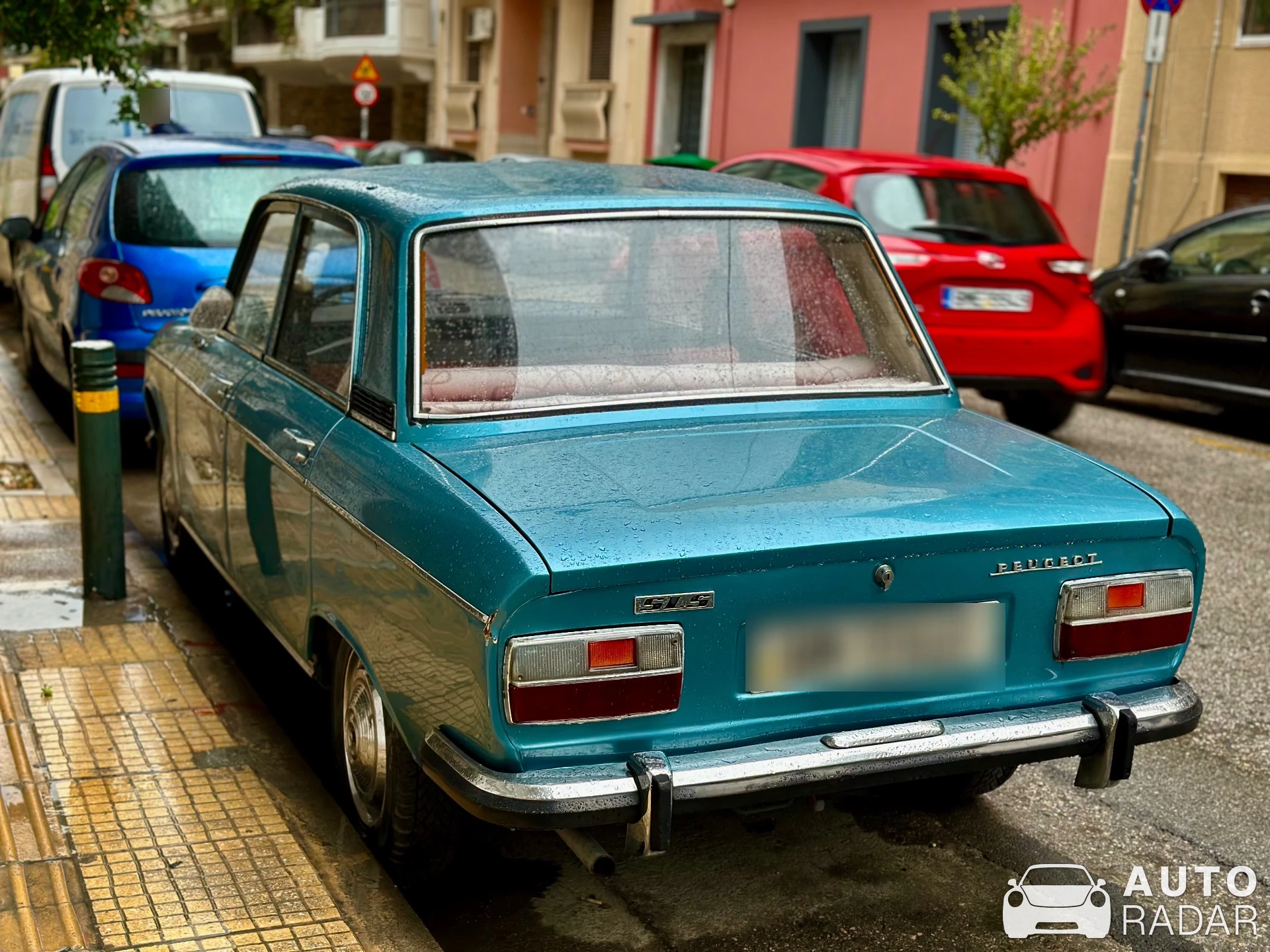 Peugeot 304 spotted in Athina, Greece