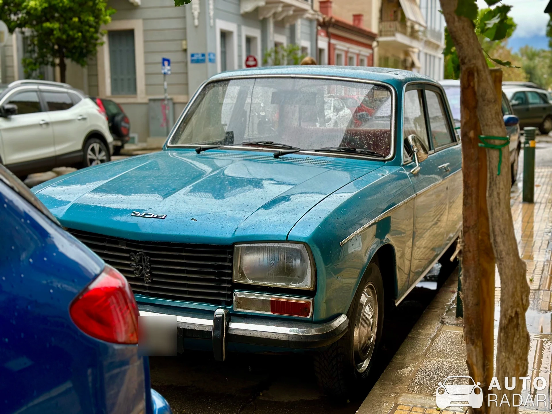Peugeot 304 spotted in Athina