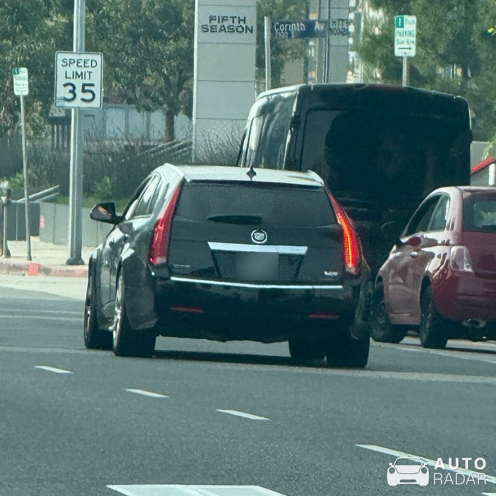 Cadillac CTS-V Sport Wagon spotted in Los Angeles