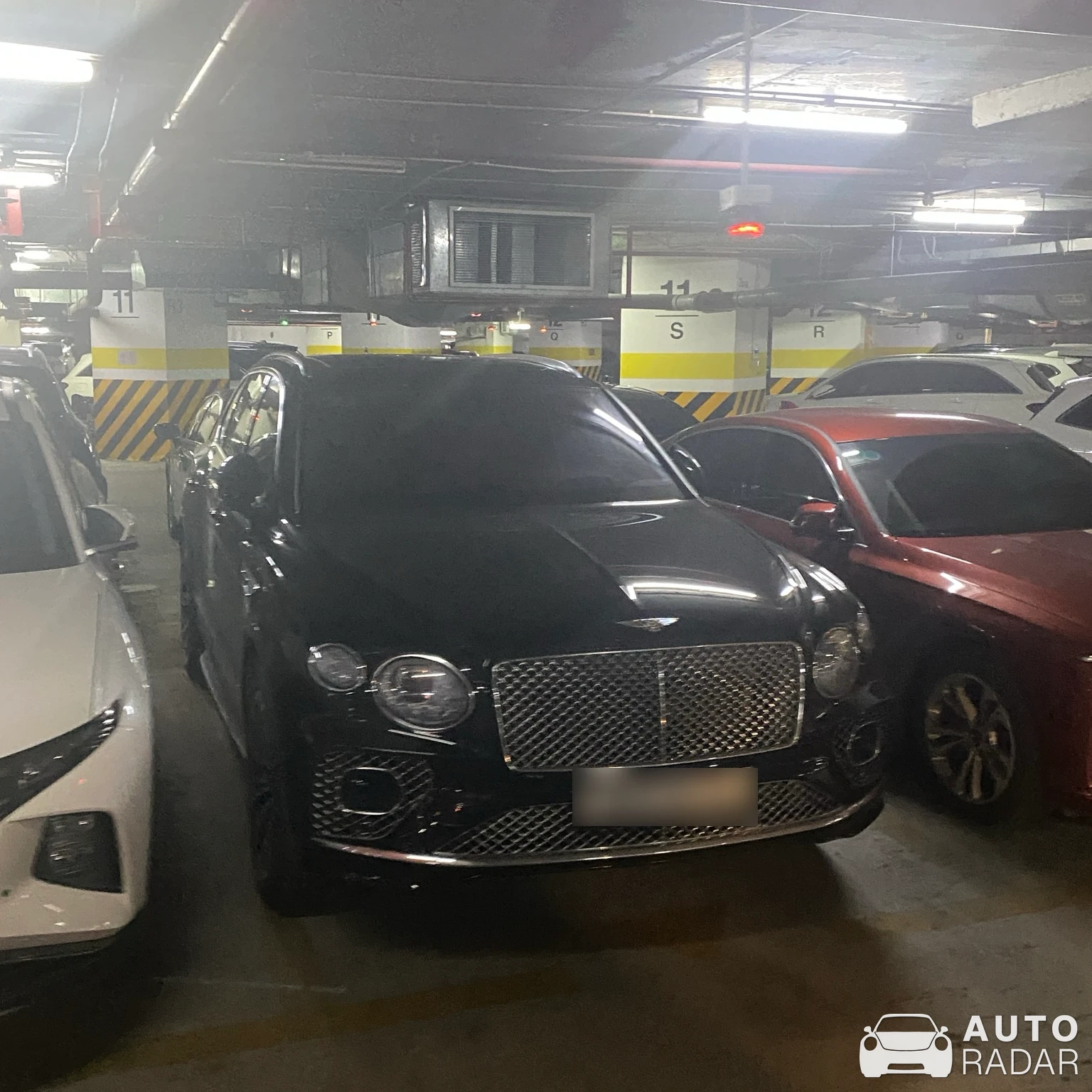 Bentley Bentayga Hybrid 2021 spotted