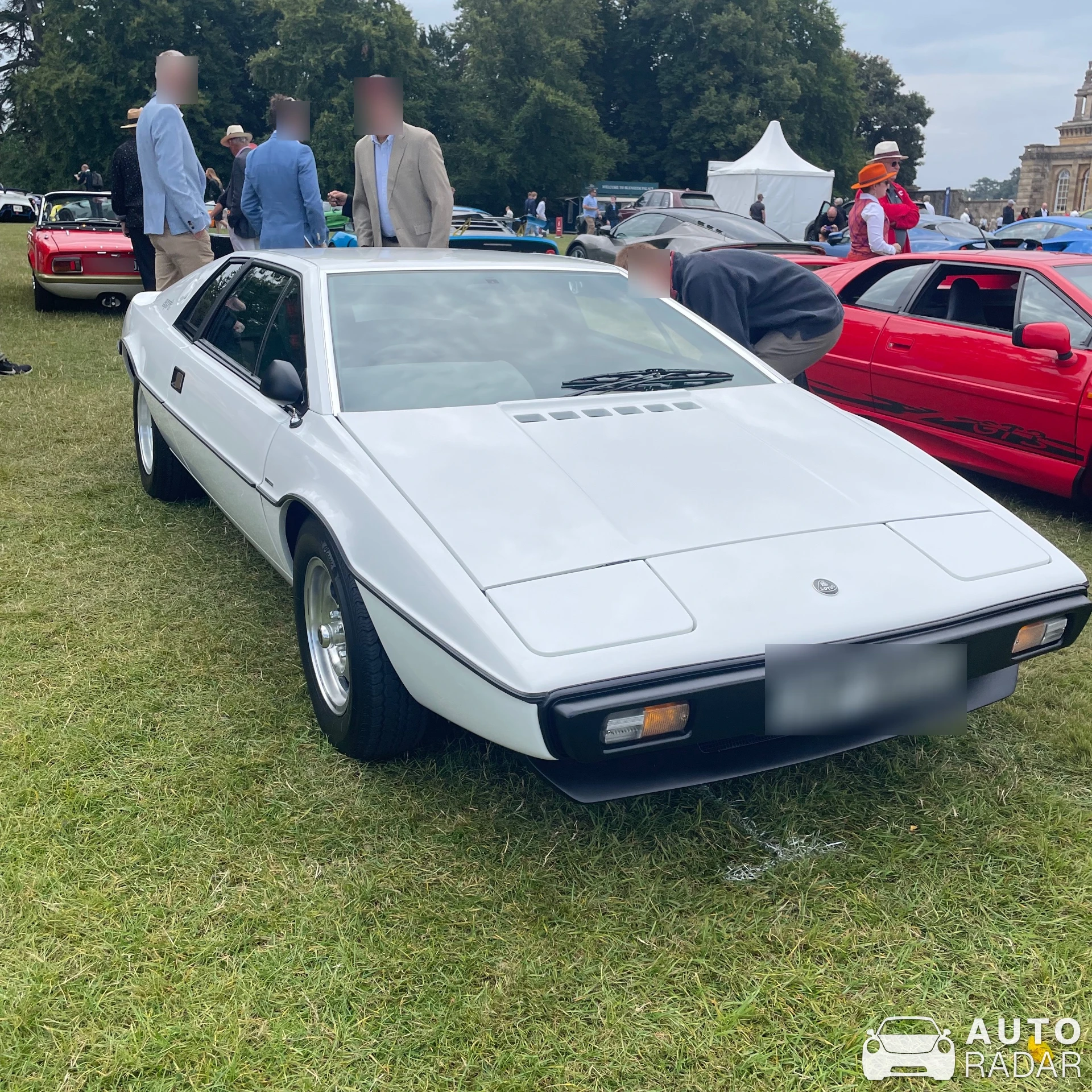 Lotus Esprit spotted in Oxfordshire, United Kingdom