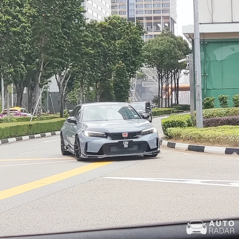 Honda Civic Type-R 2023 spotted in Singapore
