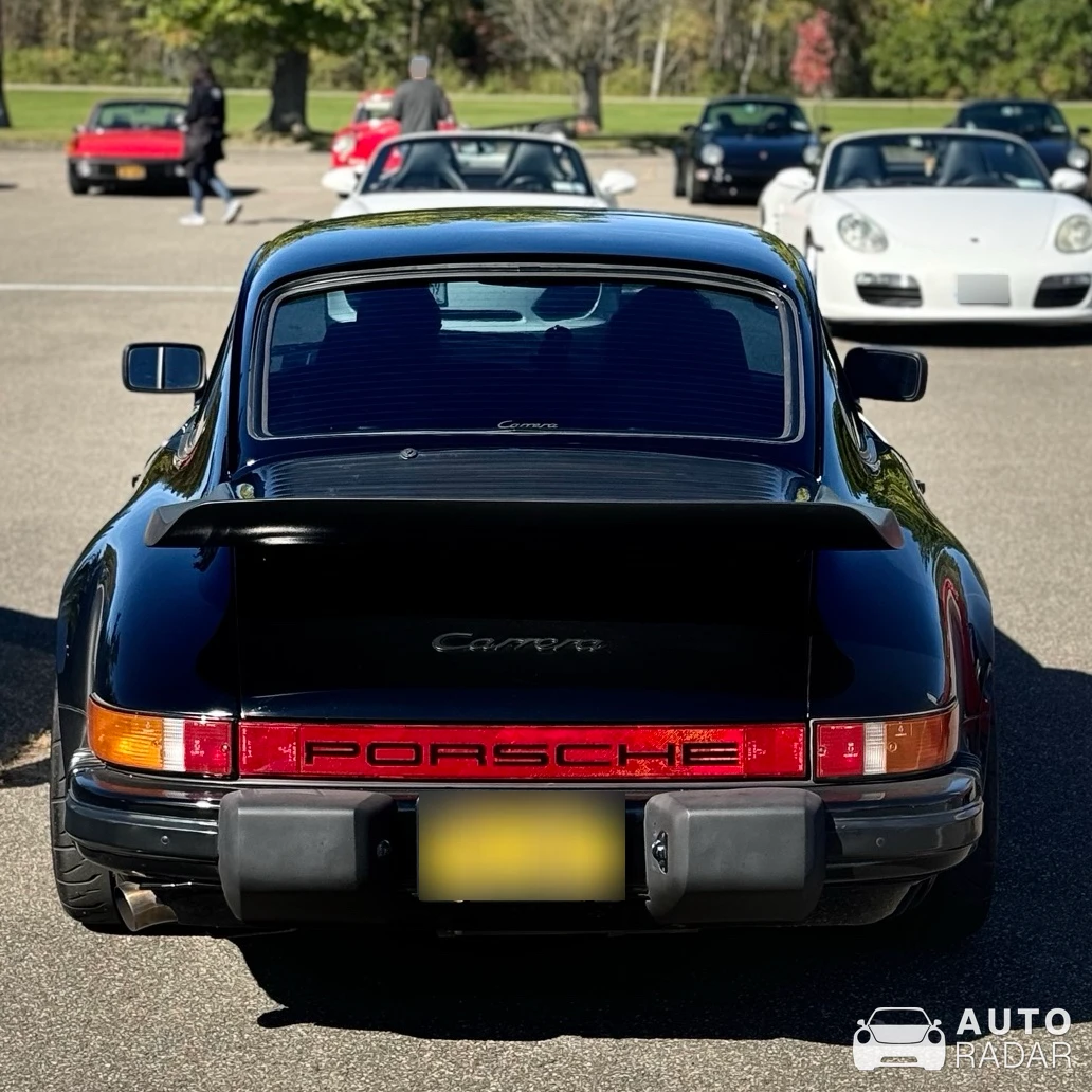 Porsche 911 Carrera 3.2 spotted in Auburn