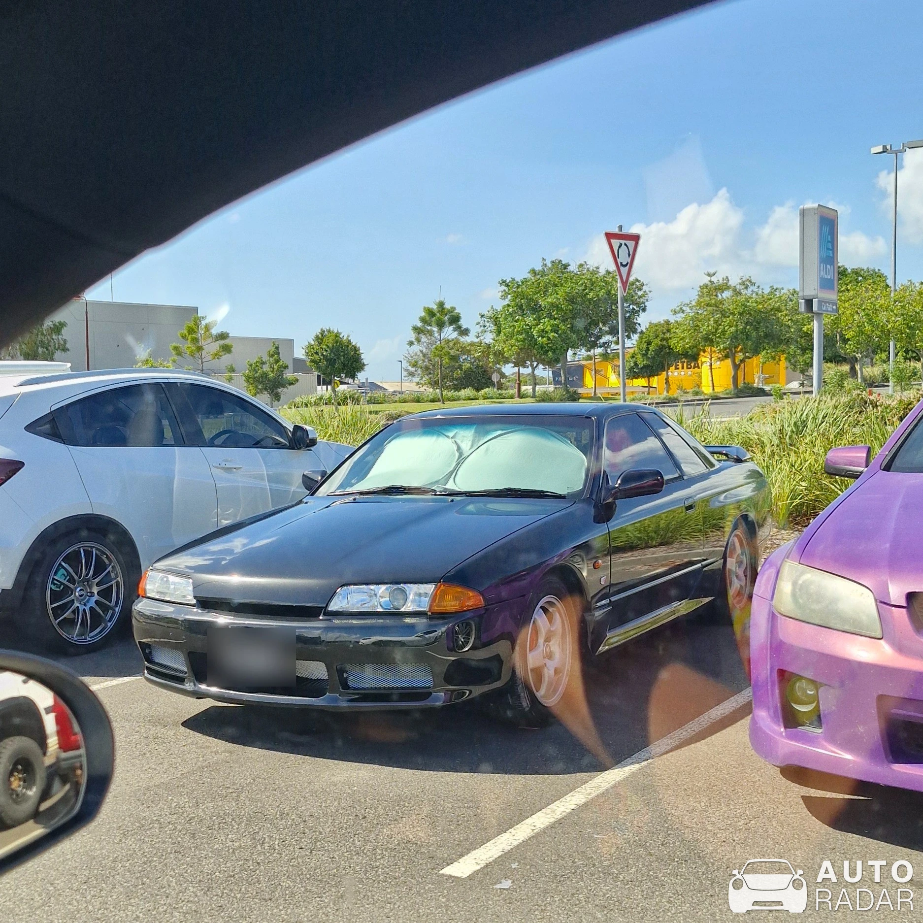 Nissan Skyline R33 spotted in Torquay, Australia