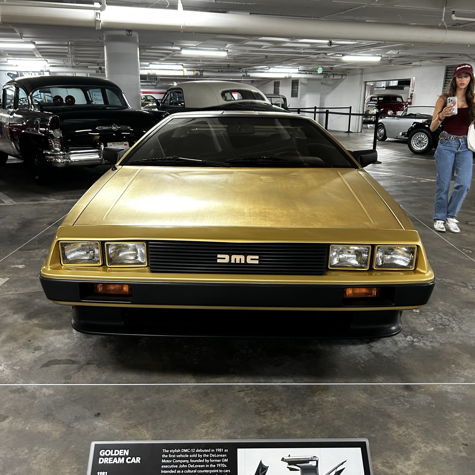 DeLorean DMC-12 Golden Dream