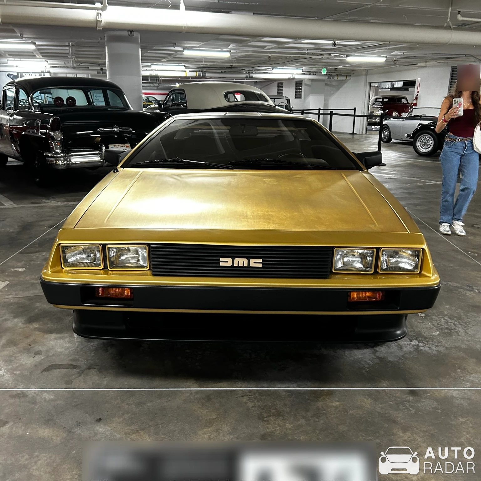 DeLorean DMC-12 Golden Dream spotted in Los Angeles
