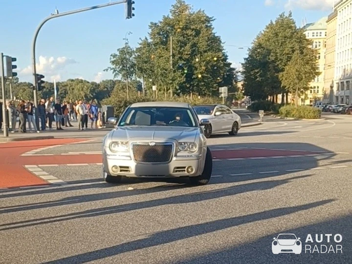 Chrysler 300C SRT8 2016 spotted in Hamburg