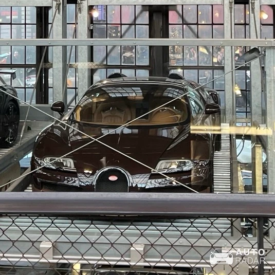Bugatti Veyron 16.4 spotted in Düsseldorf, Deutschland