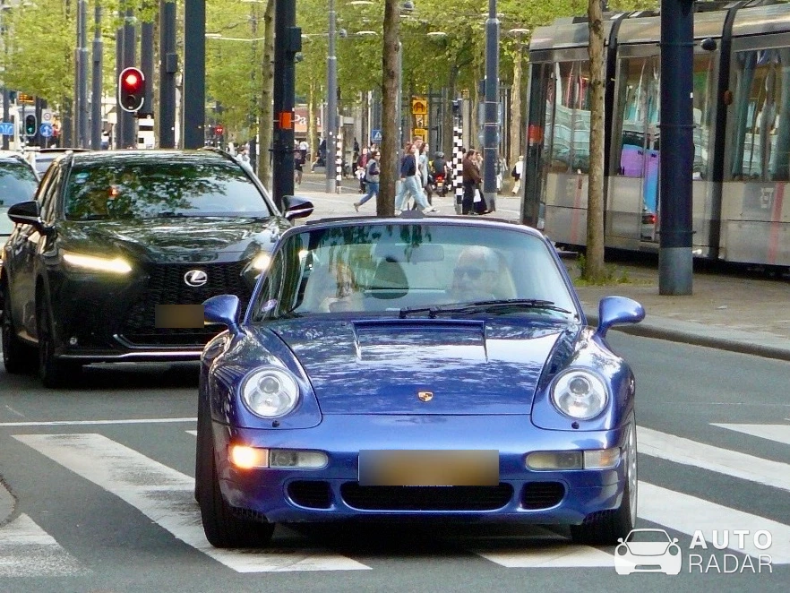 Porsche 993 Carrera 4S spotted in Rotterdam