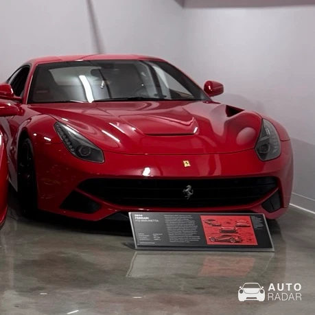 Ferrari F12berlinetta spotted in Los Angeles, Соединенные Штаты Америки
