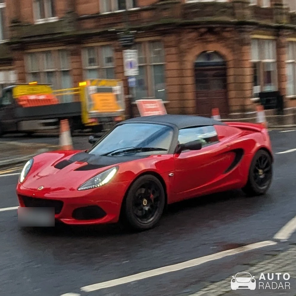 Lotus Elise S2 220R spotted