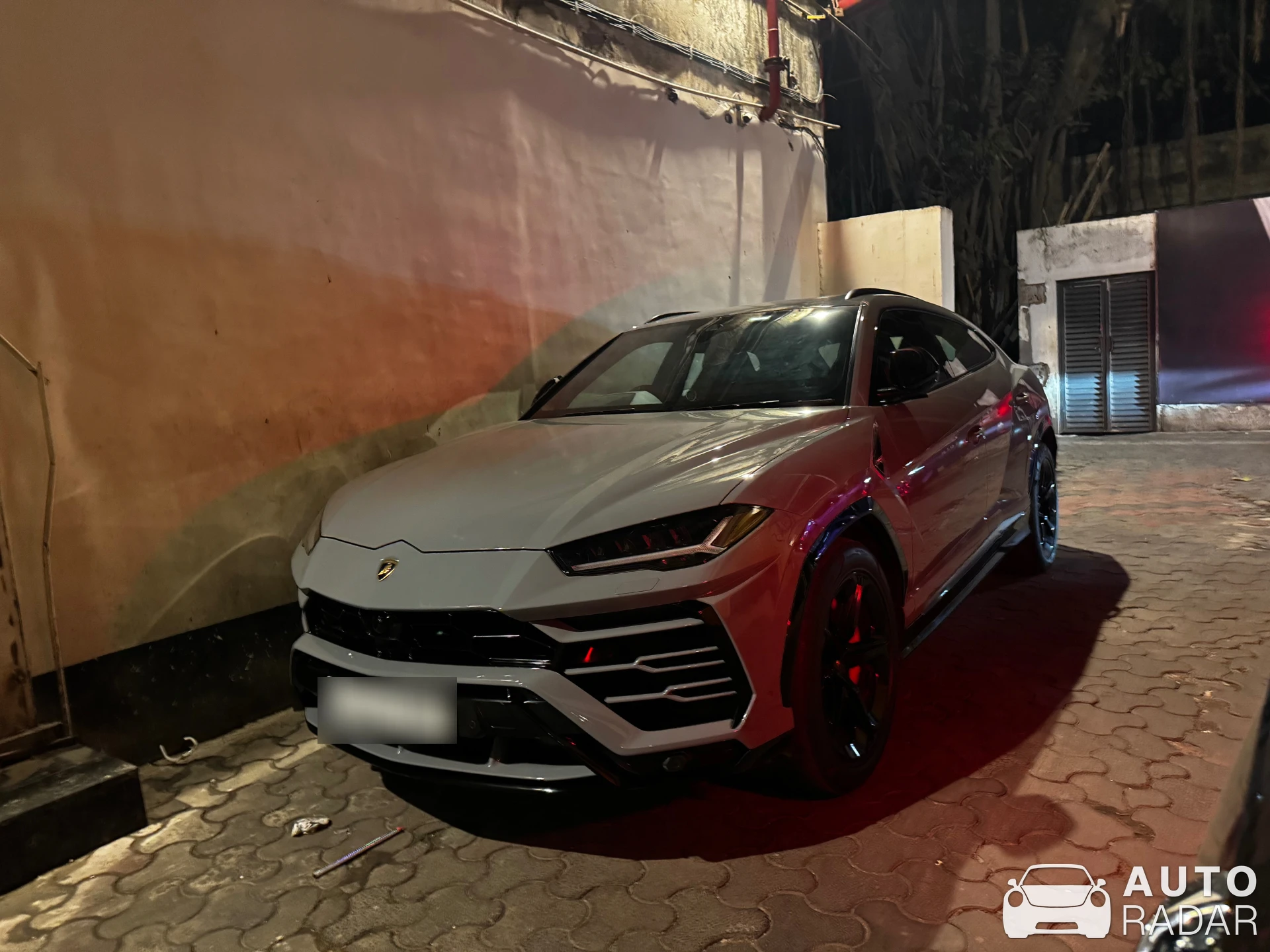 Lamborghini Urus spotted in Kolkata, India