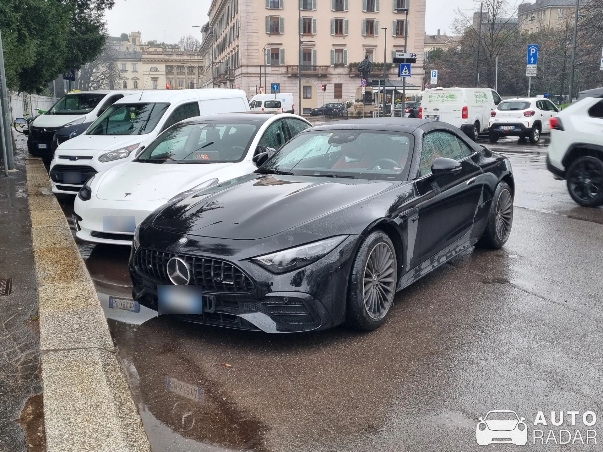 Mercedes-AMG SL 43 R232 spotted in Milano, Italy