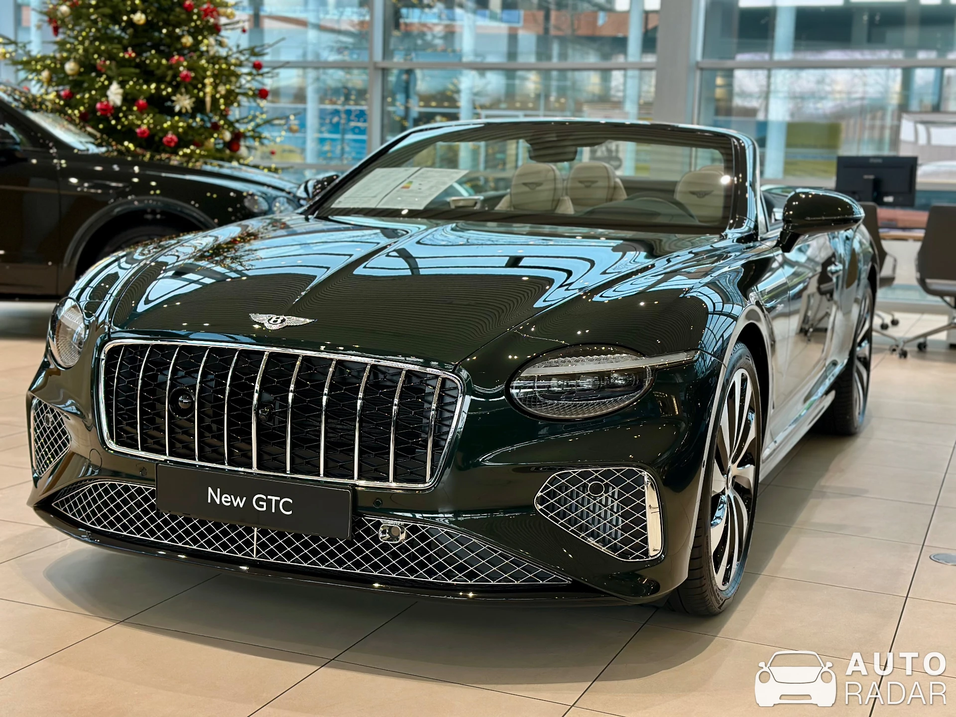 Bentley Continental GTC 2025 spotted in Düsseldorf
