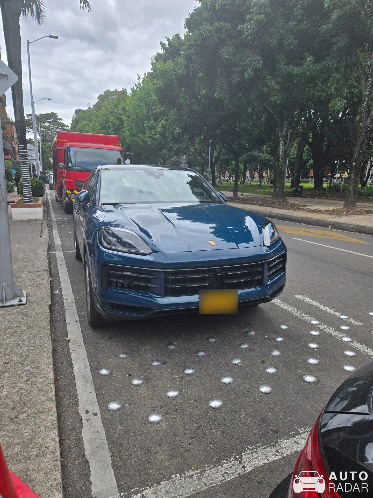 Porsche Cayenne E-Hybrid spotted in Bogotá, Colombia