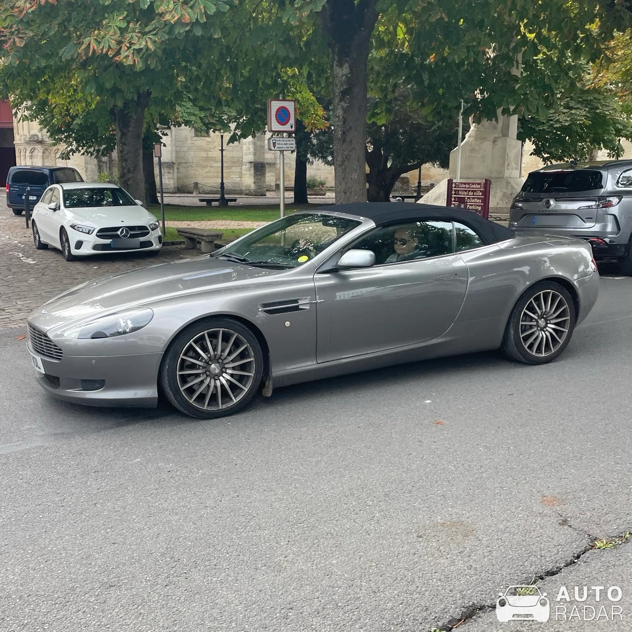 Aston Martin DB9 Volante spotted in Saint-Émilion