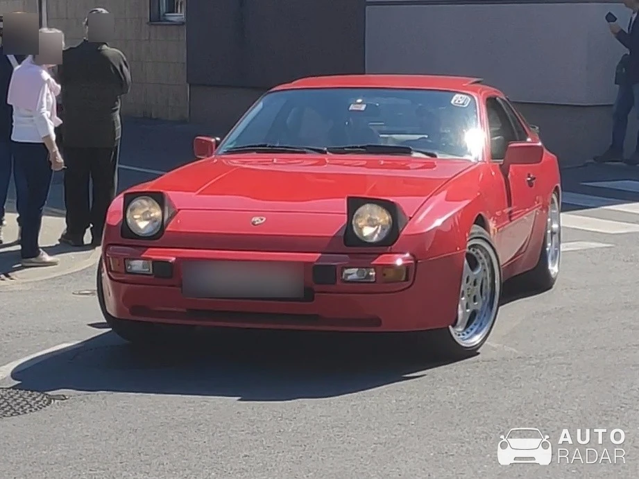 Porsche 944 S2 spotted in Naklo