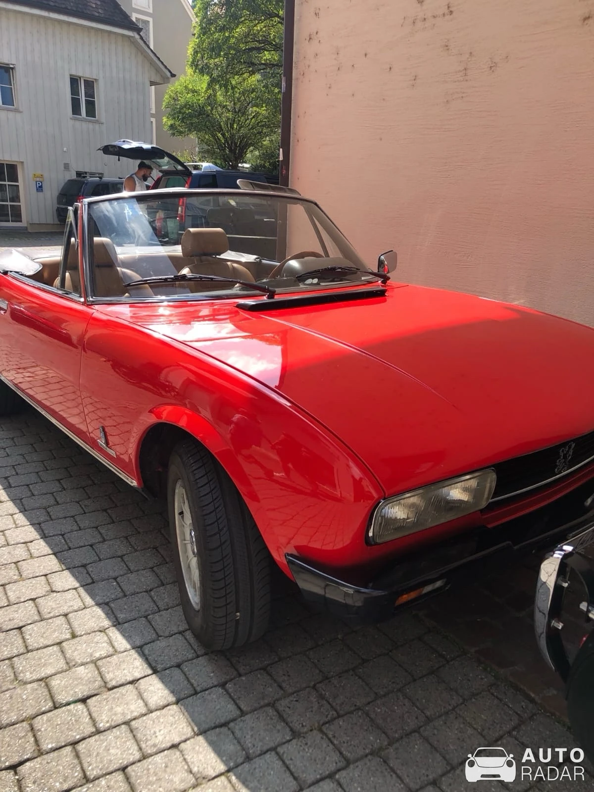 Peugeot 504 Cabriolet spotted in Grindel