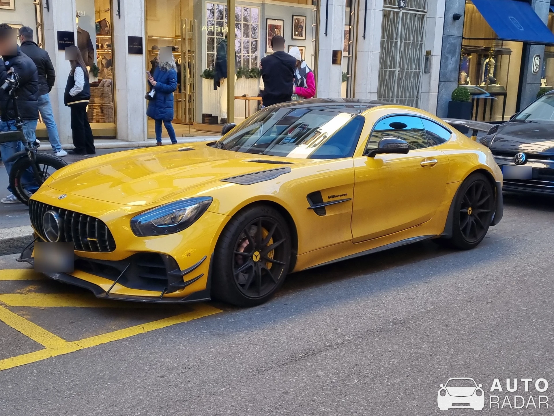 Mercedes-AMG GT R C190 spotted in Milano, Italia