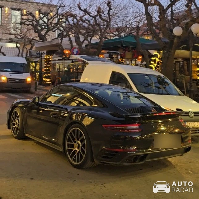 Porsche 991 Turbo S MkII spotted in Arachova, 그리스