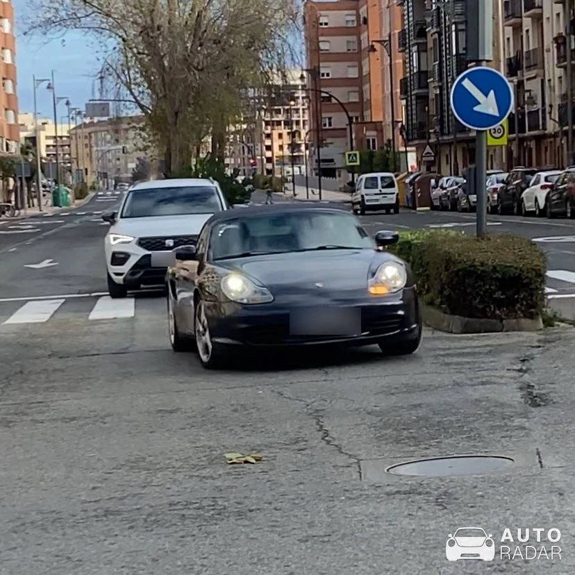 Porsche 996 Carrera Cabriolet spotted in Logroño, España