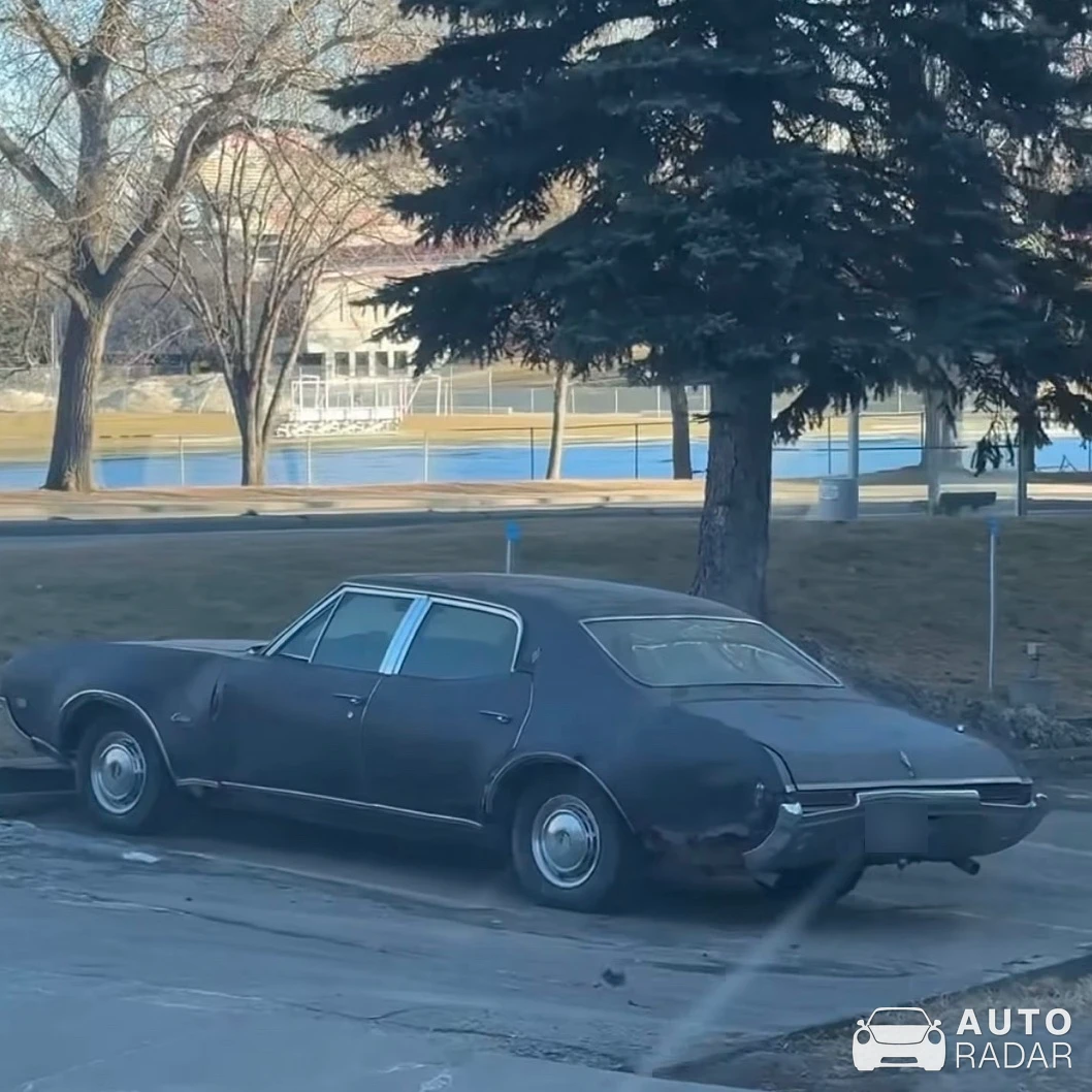 Oldsmobile Cutlass Supreme Convertible spotted in Calgary, Canada