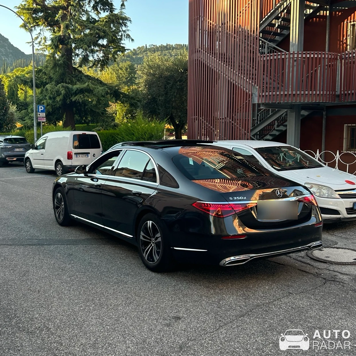 Mercedes-Benz S350d W223 spotted in Garda