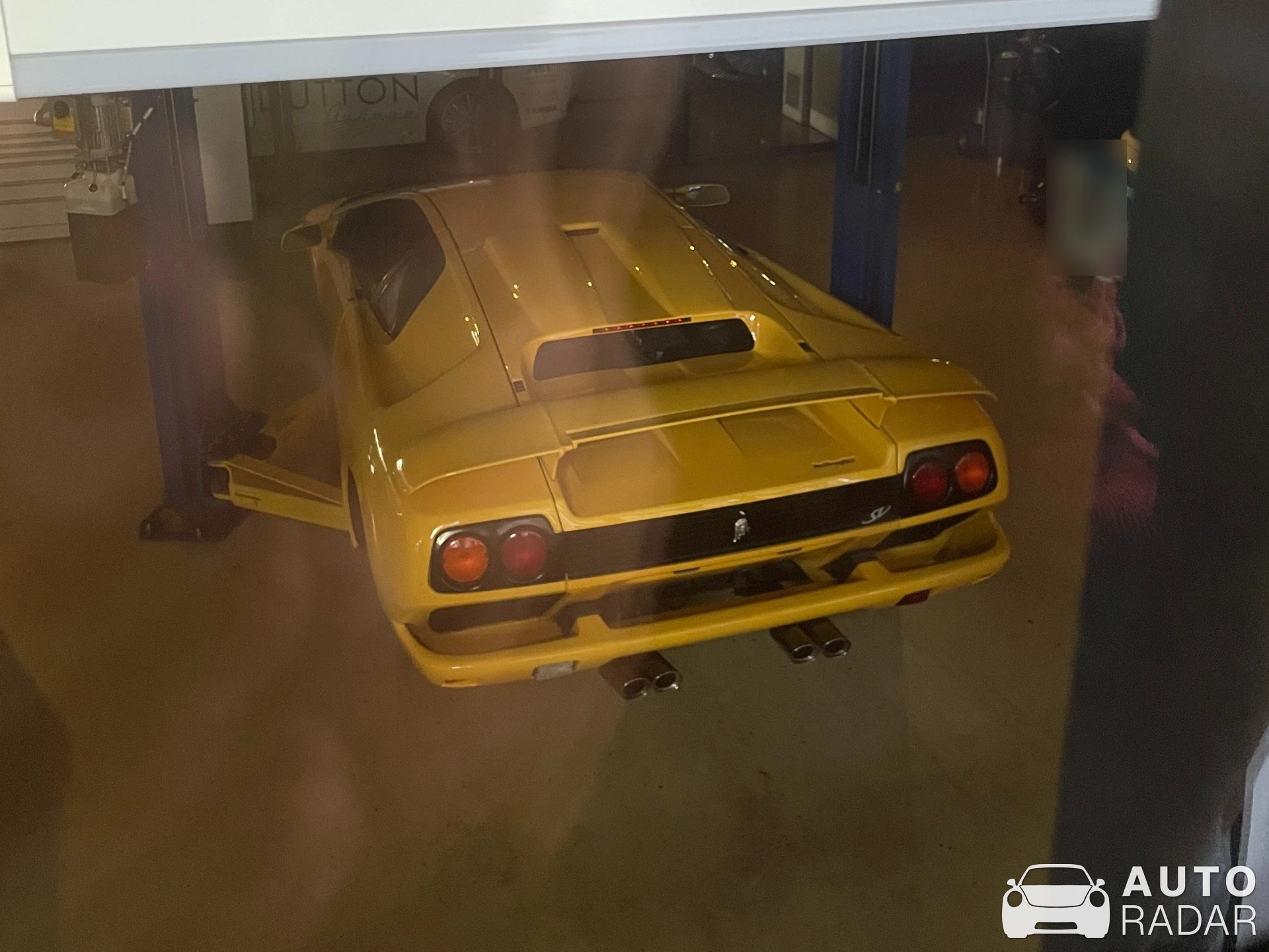 Lamborghini Diablo SV spotted in Gherang
