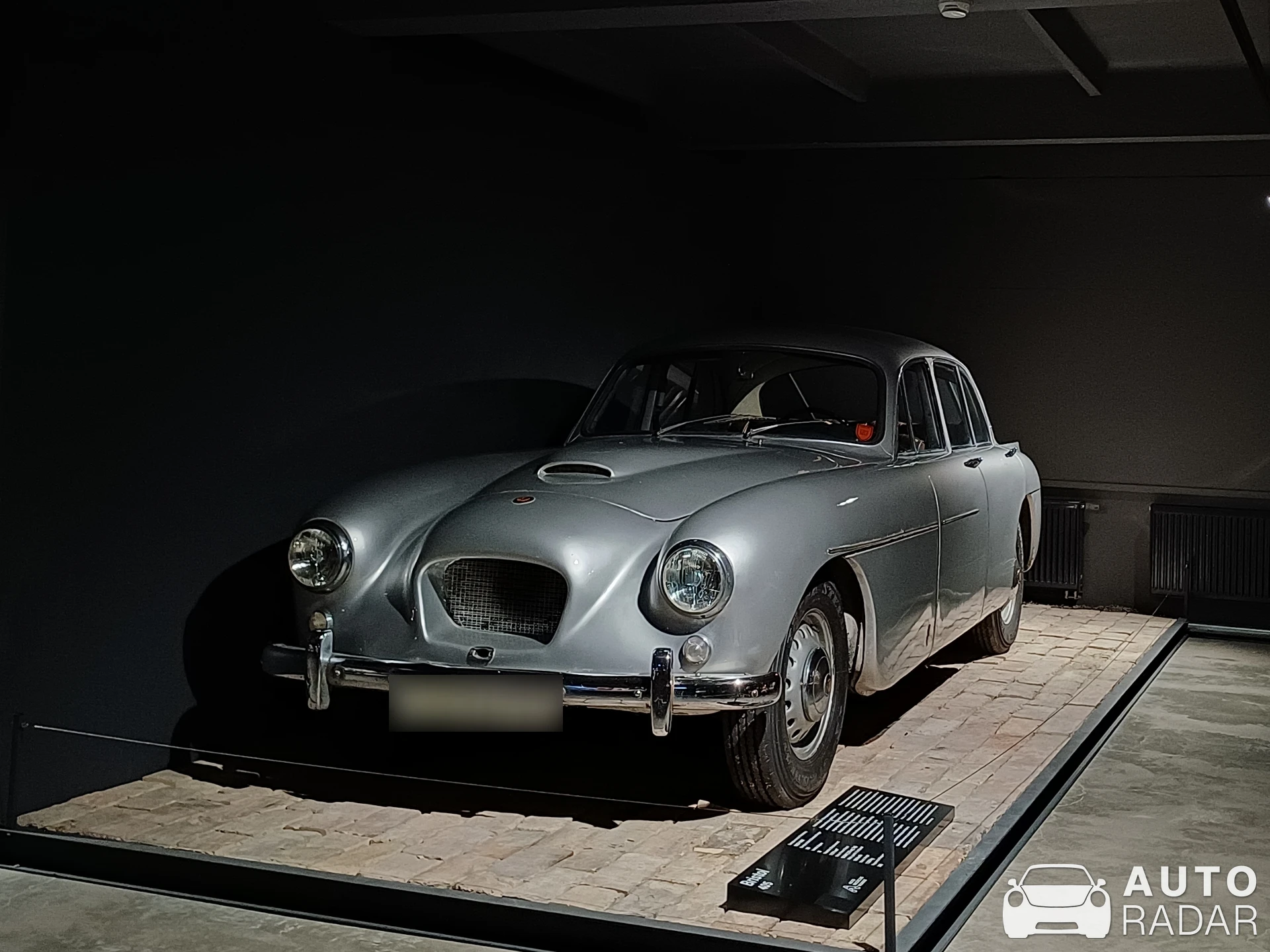 Bristol 405 Saloon  spotted in Vilnius