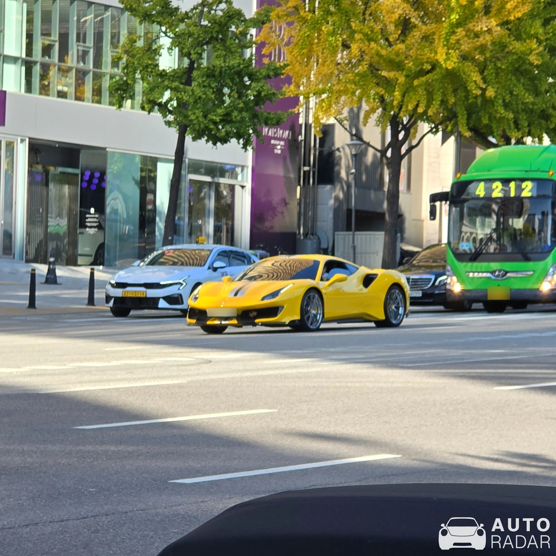 Ferrari 488 Pista spotted in 강남구, 대한민국
