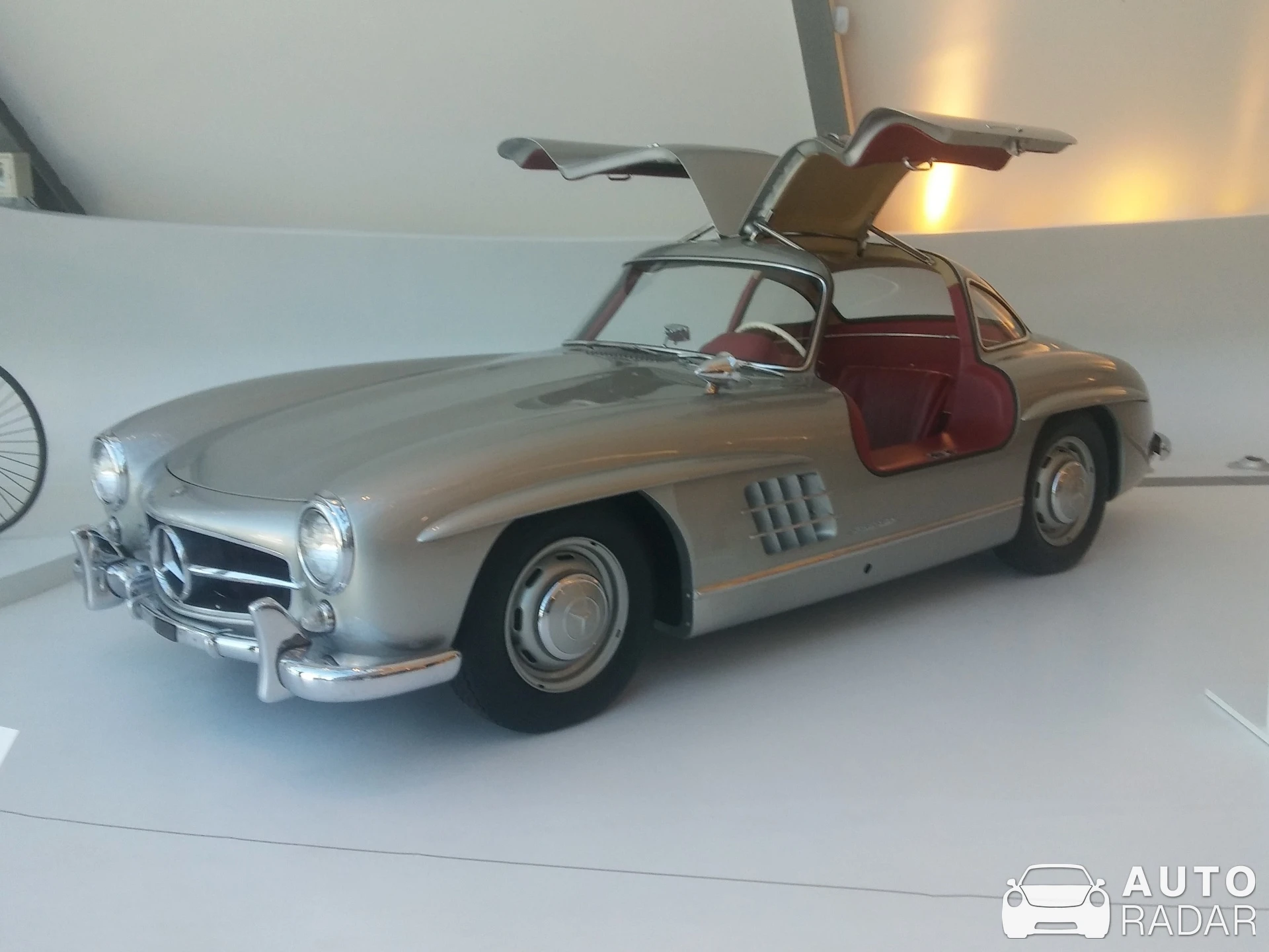 Mercedes-Benz 280 SL spotted in Zaragoza, Spain
