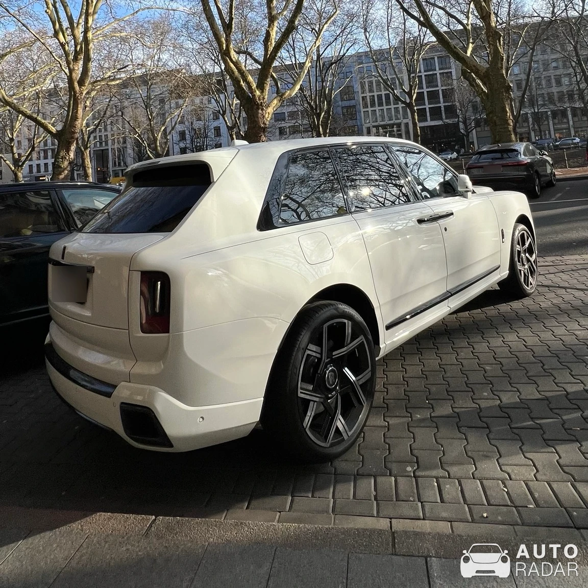 Rolls-Royce Cullinan Series II Black Badge spotted in Düsseldorf, Deutschland