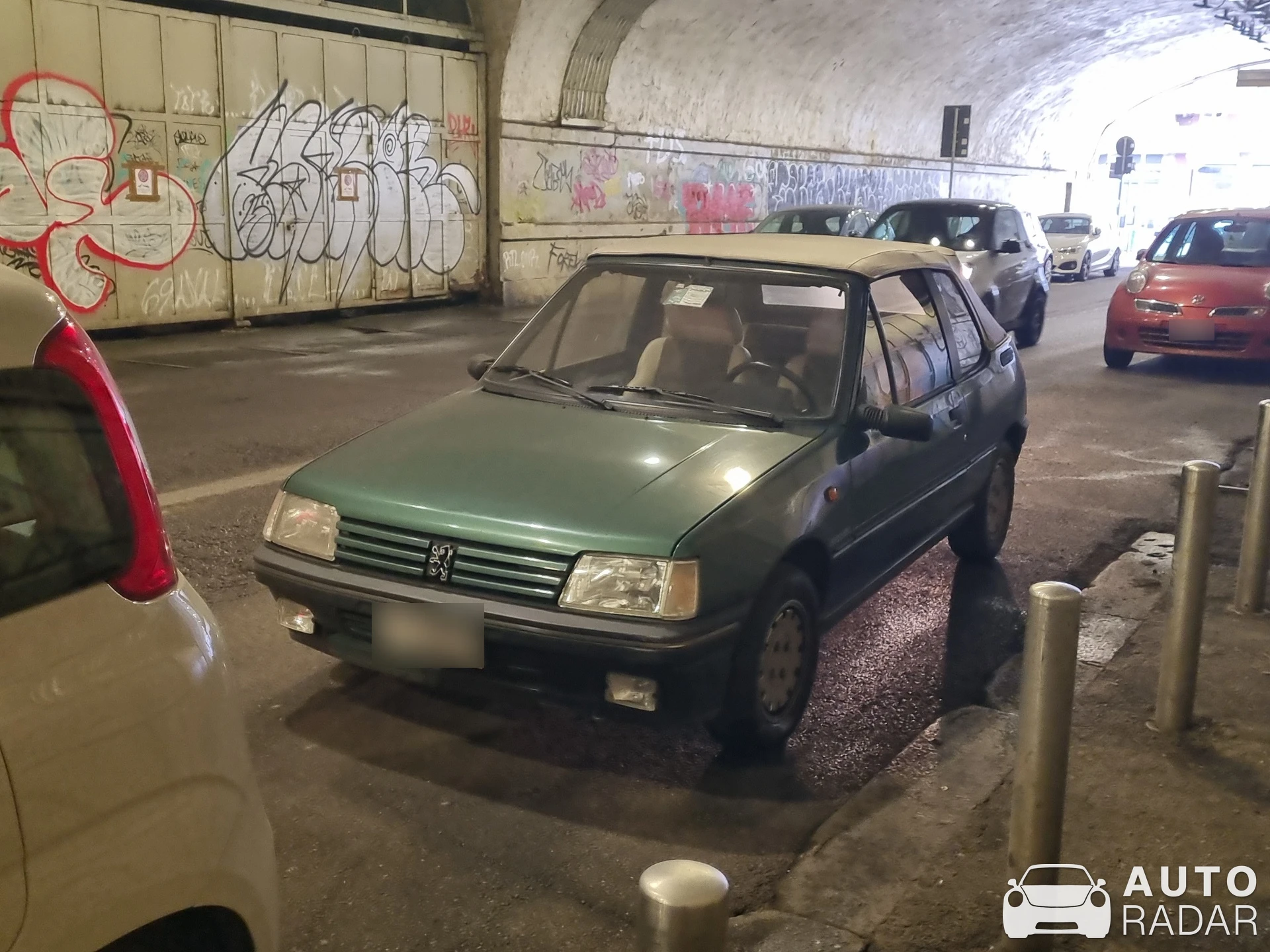 Peugeot 205 Rolland Garros spotted in Milano