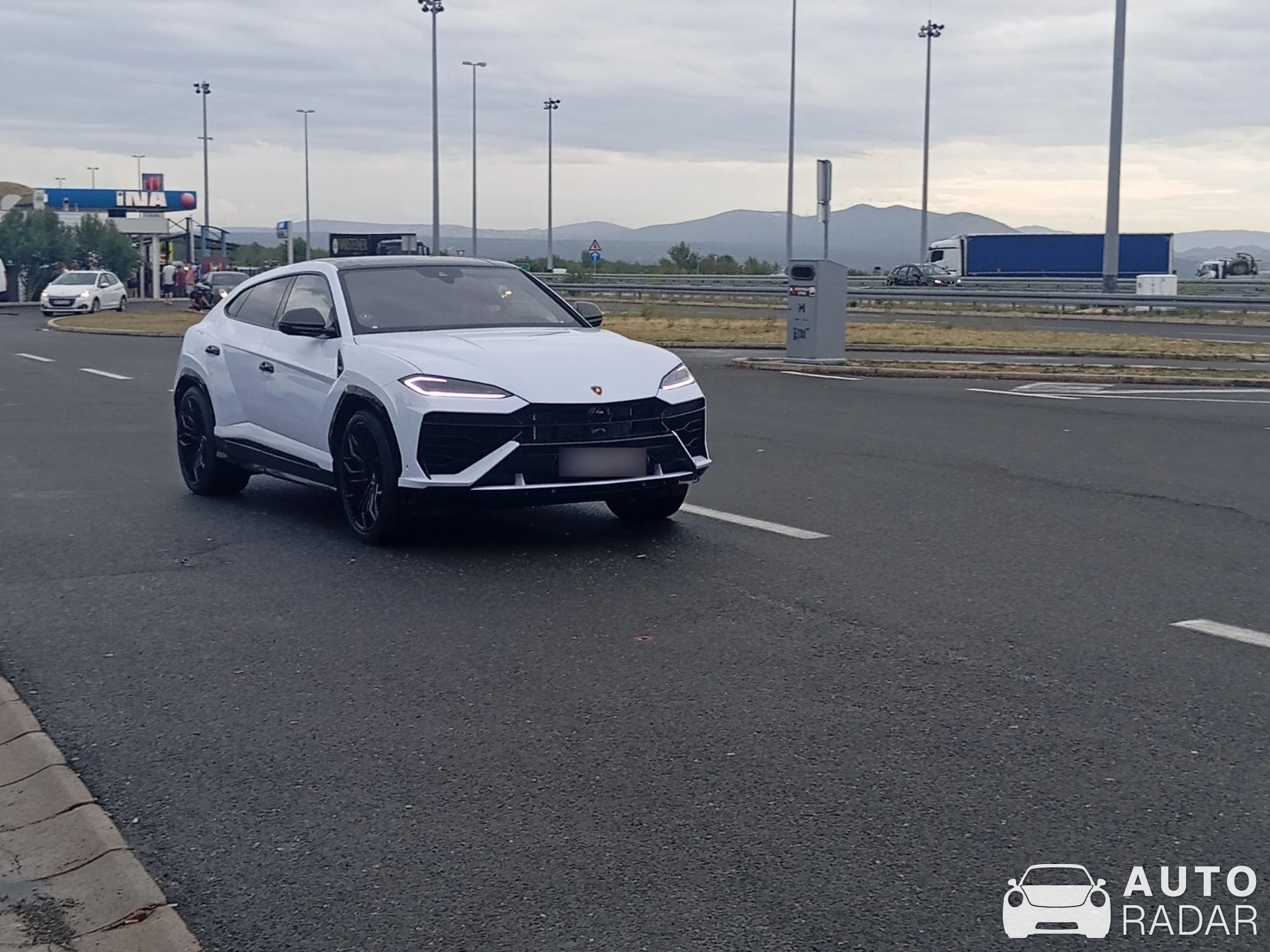 Lamborghini Urus SE spotted in Vodice