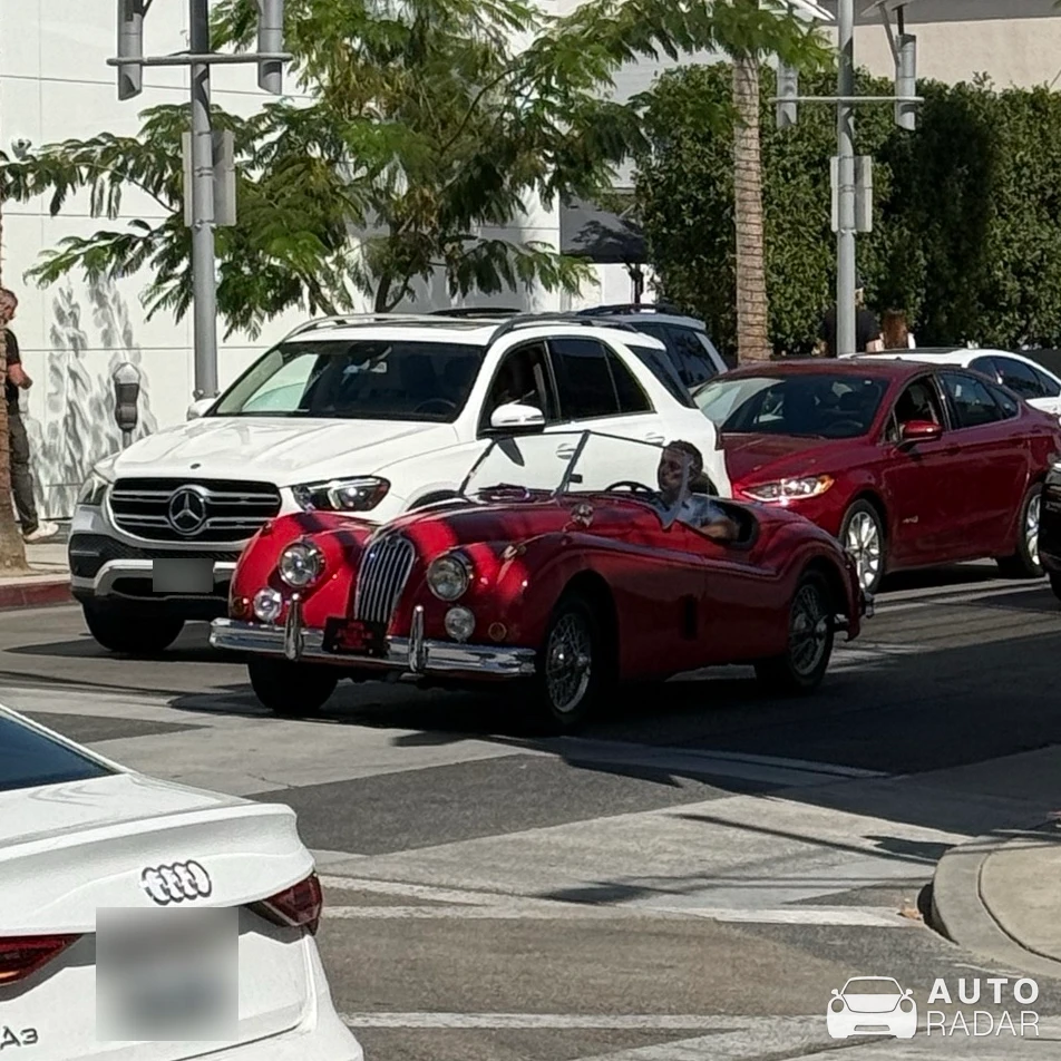 Jaguar XK140 Drophead Coupe spotted in Beverly Hills
