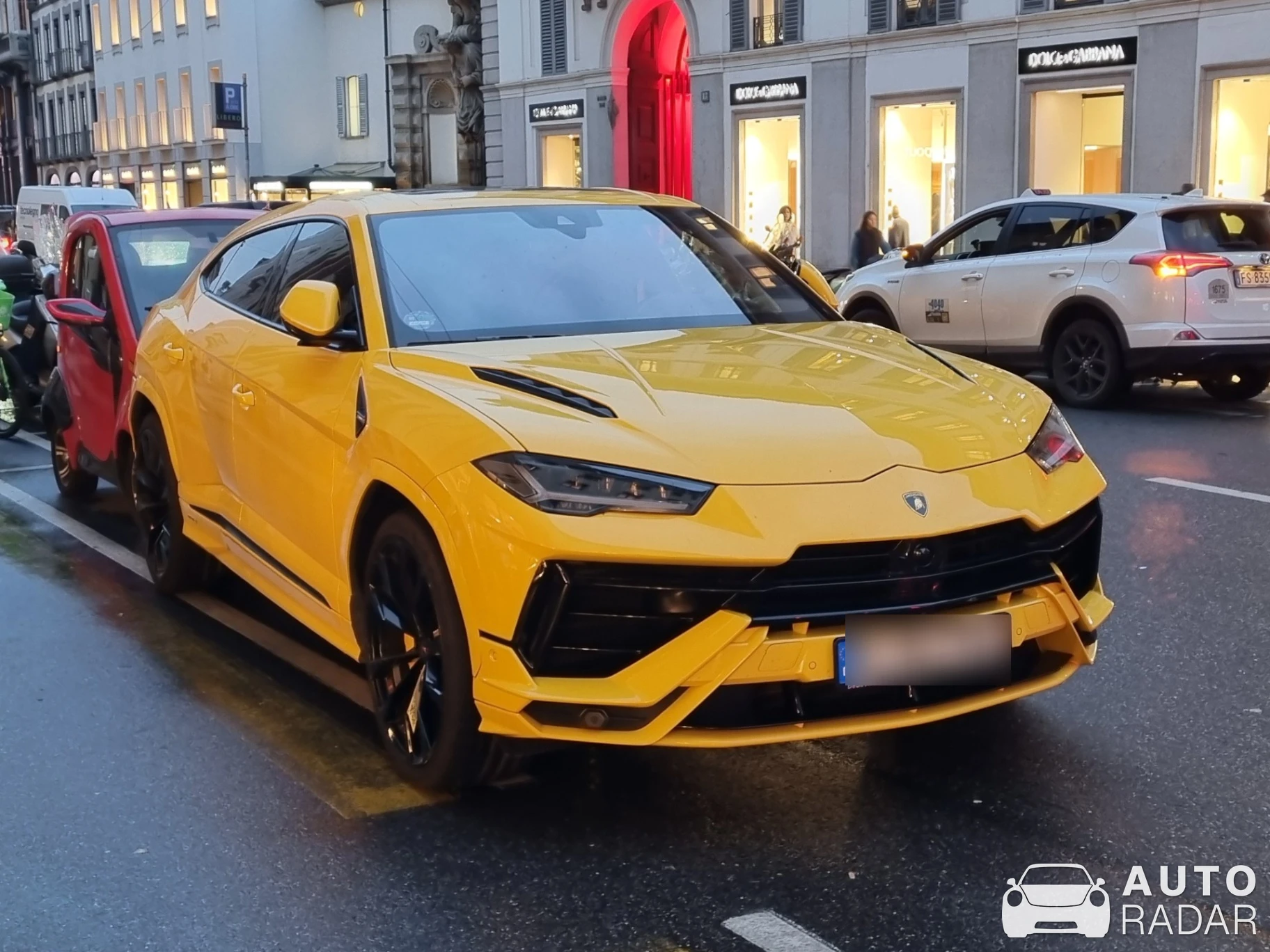 Lamborghini Urus S spotted in Milano, Italia
