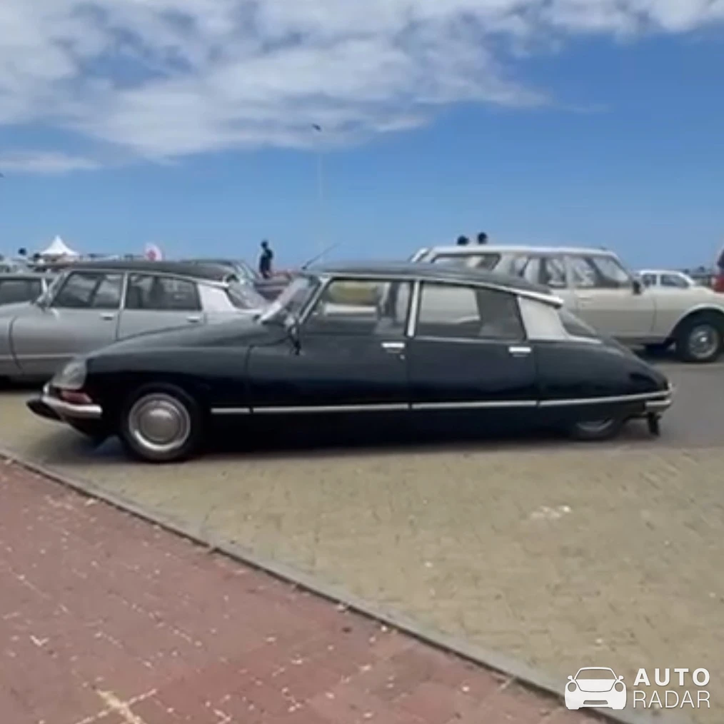 Citroën DS spotted in Lisbon, Portugal