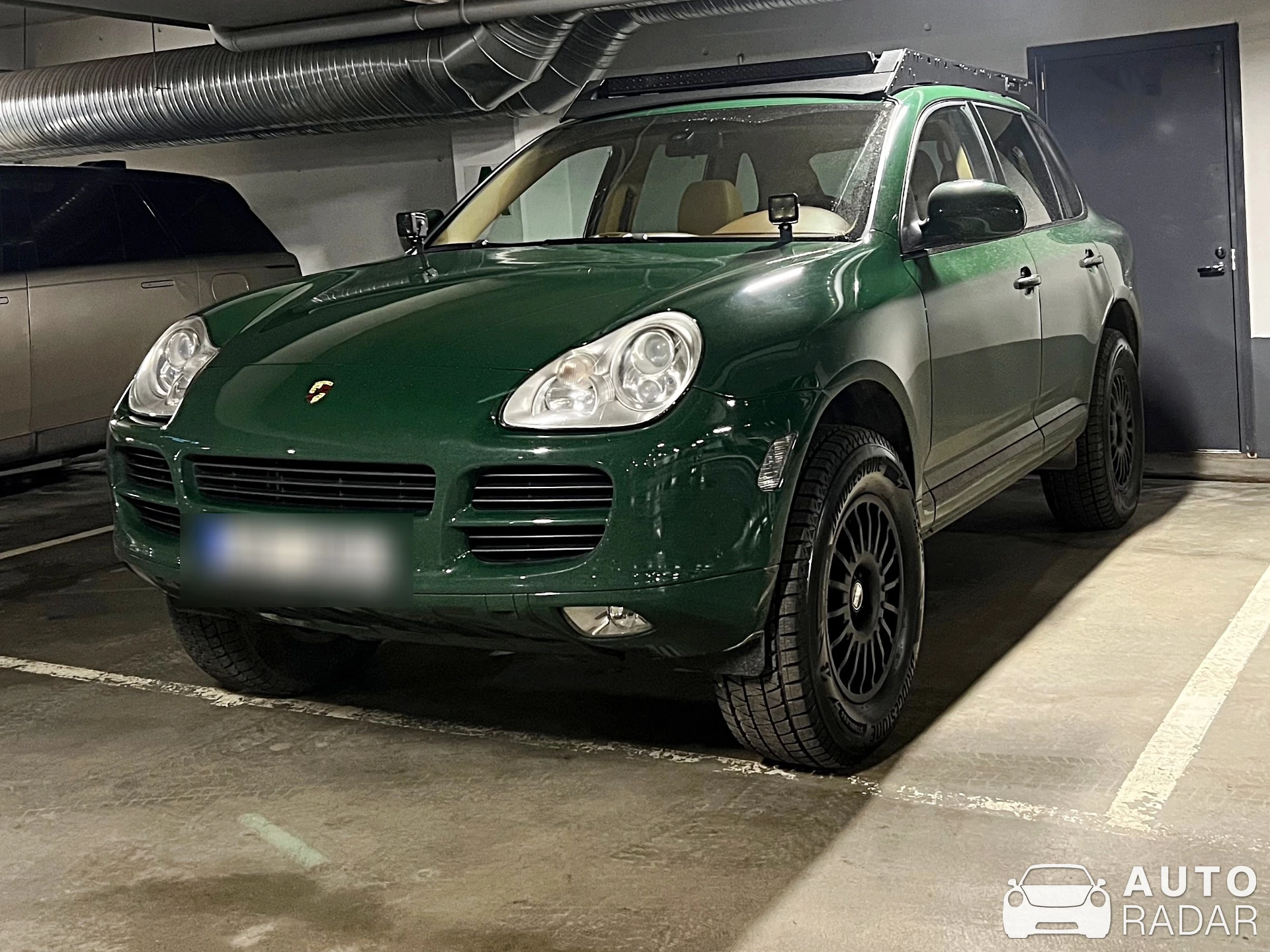 Porsche Cayenne Dakar spotted in Tallinn, Эстония