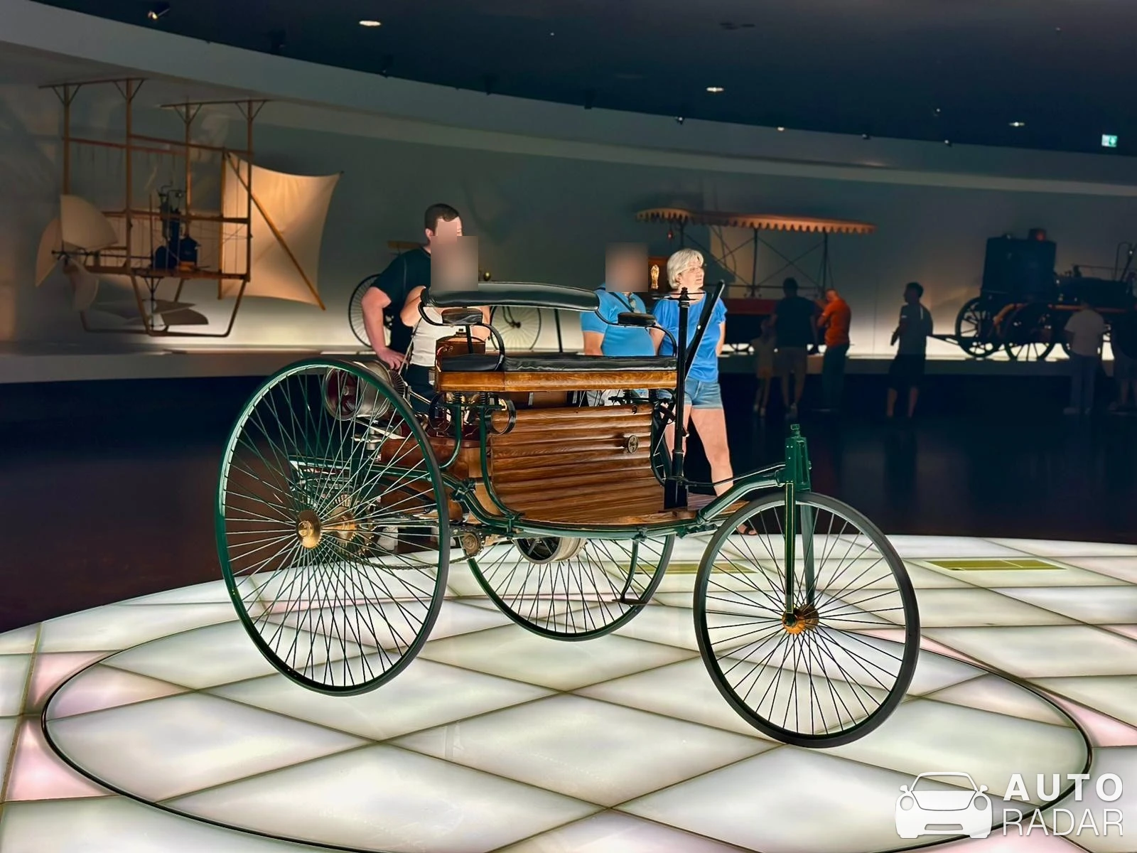 Mercedes-Benz Patent-Motorwagen spotted in Stuttgart