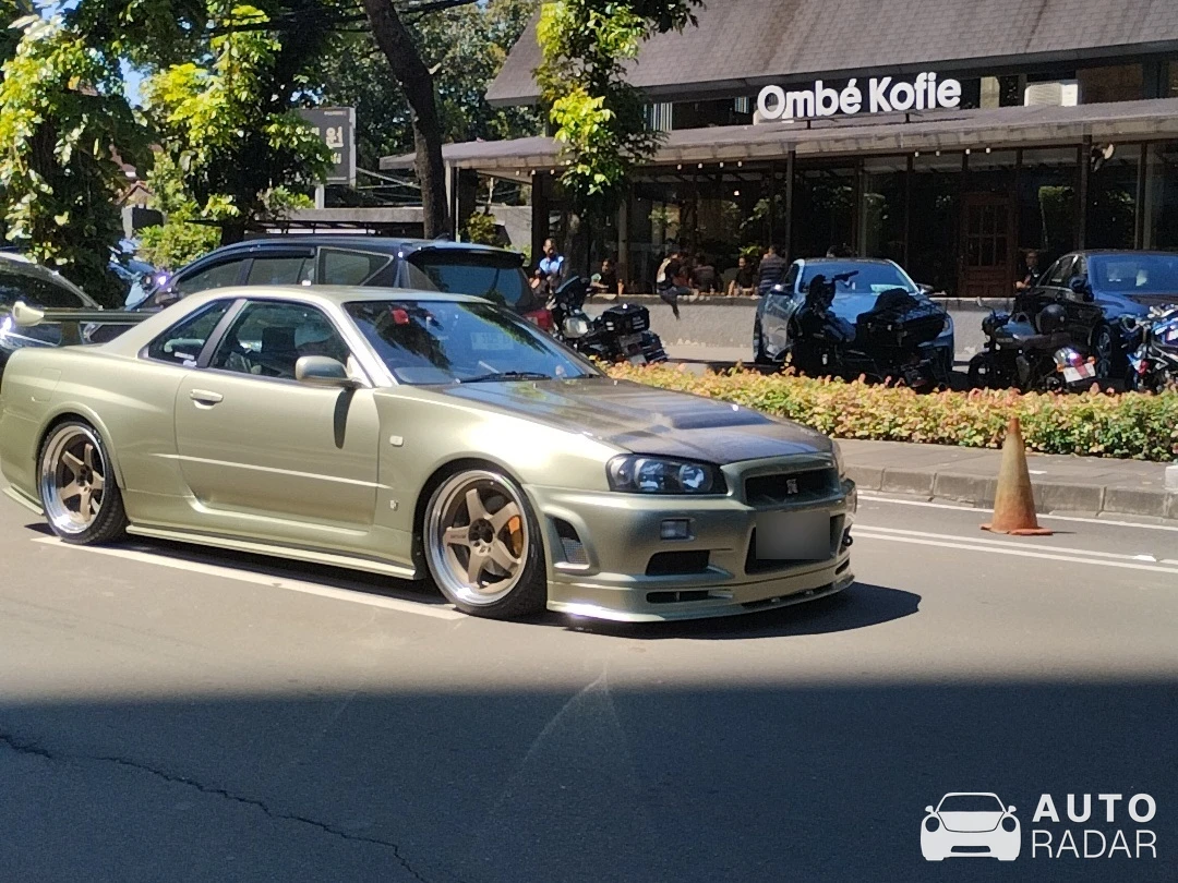 Nissan Skyline R34 GT-R V-Spec II Nür spotted in Jakarta
