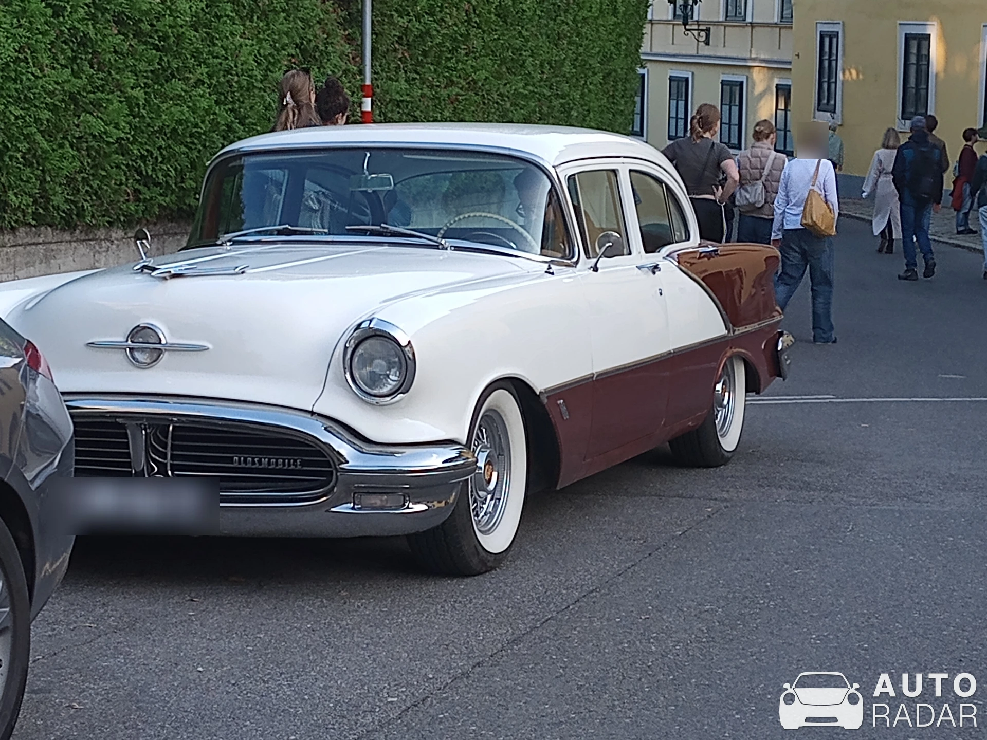 Oldsmobile F-85 spotted in Vienna