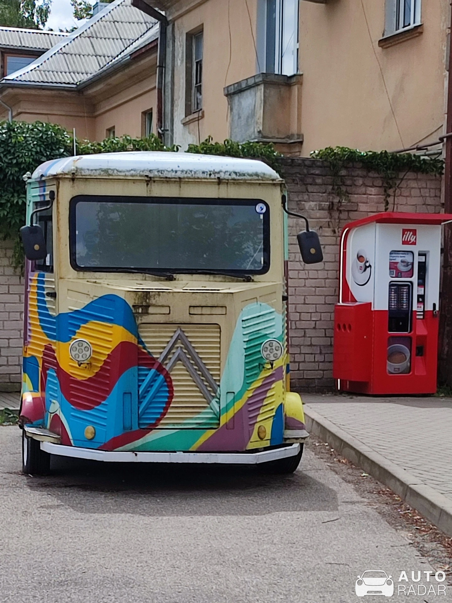 Citroën Type H spotted in Vilnius