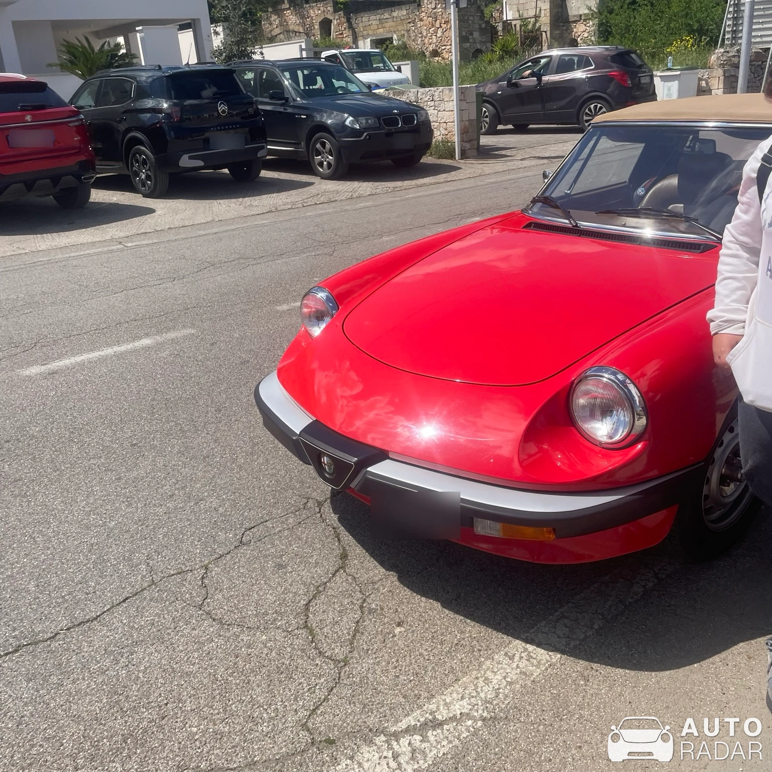 Alfa Romeo Spider Veloce spotted in Alberobello