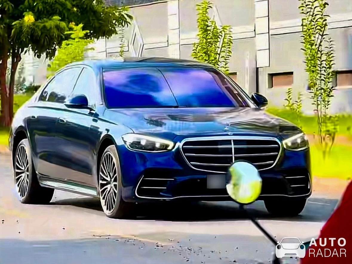 Mercedes-Benz S 500 W223 spotted in Nairobi