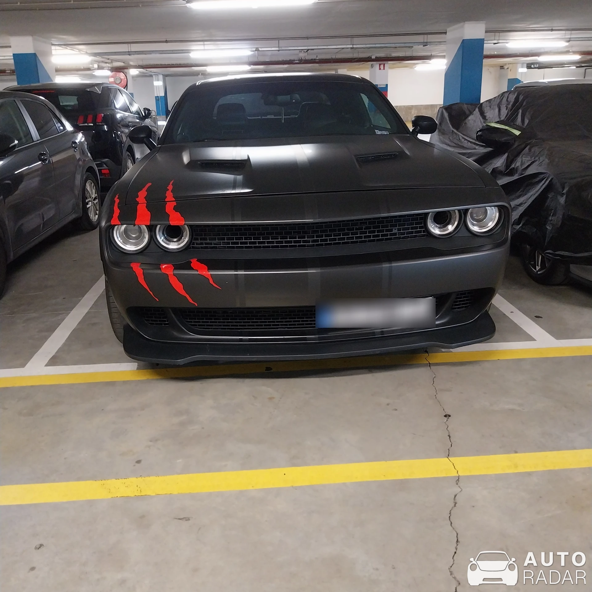 Dodge Challenger R/T spotted in Cascais, Portugal