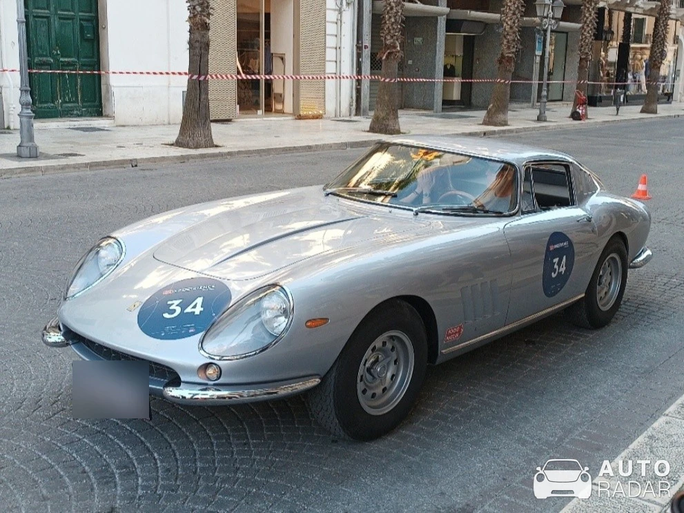 Ferrari 275 GTB spotted in Taranto