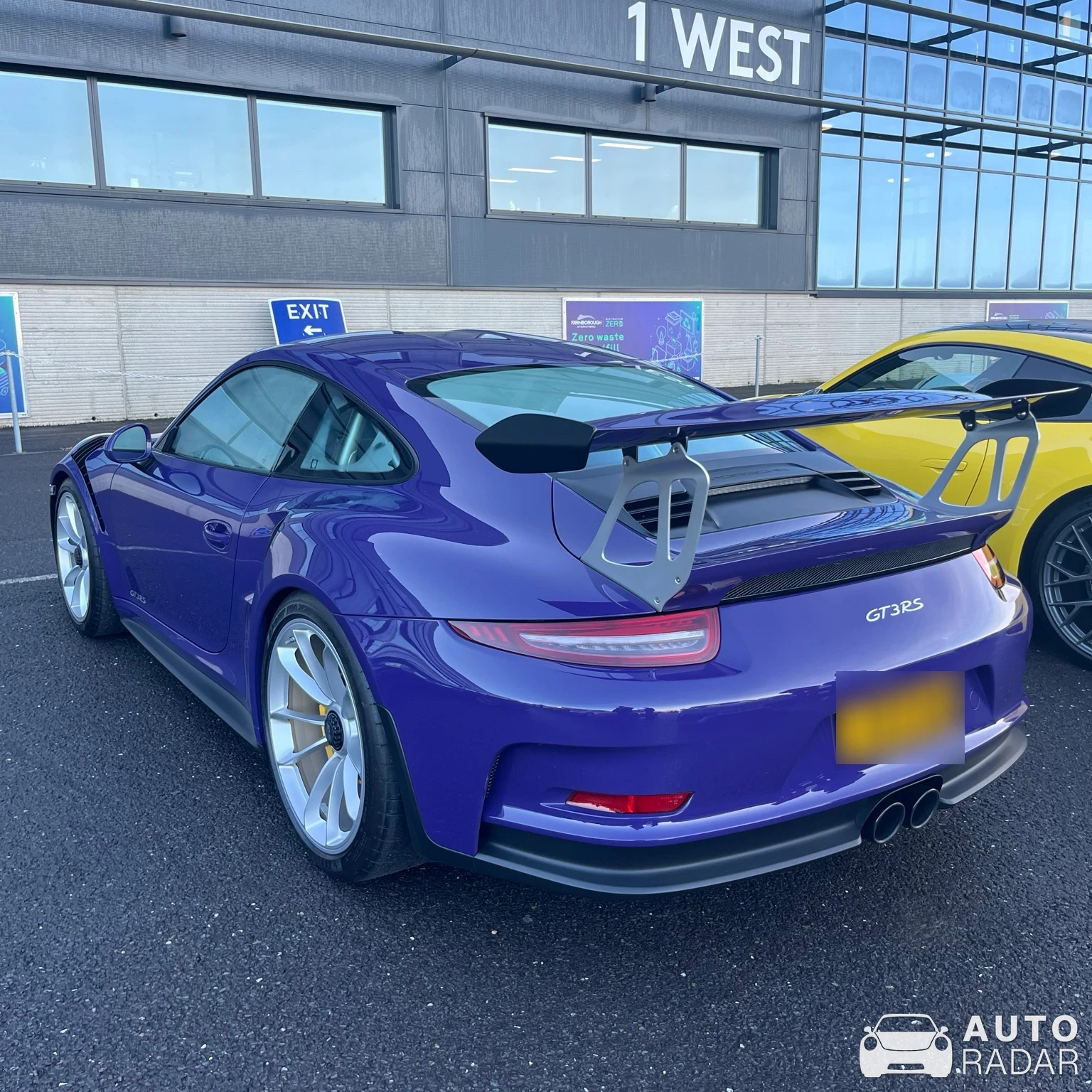 Porsche 991 GT3 RS MkI spotted in Surrey, United Kingdom
